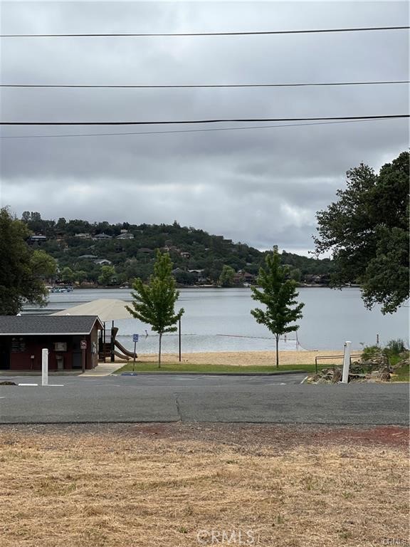 18420 North Shore Drive Property Photo 9