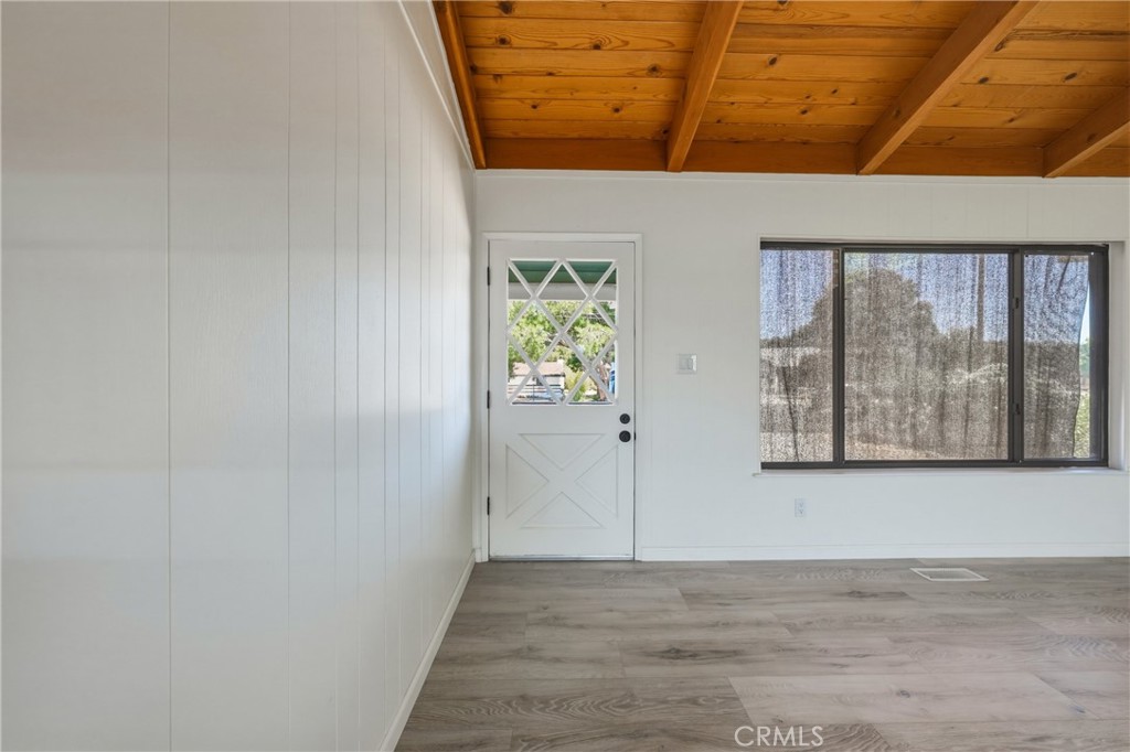 18791 Dove Court Property Photo 8