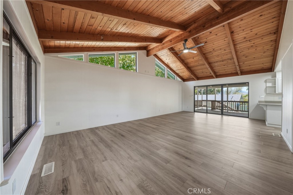 18791 Dove Court Property Photo 9