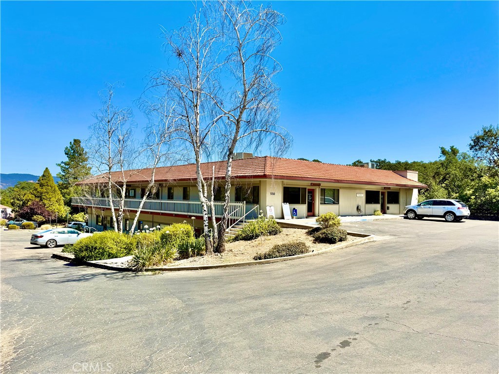 5180 Hill Road E Property Photo 1