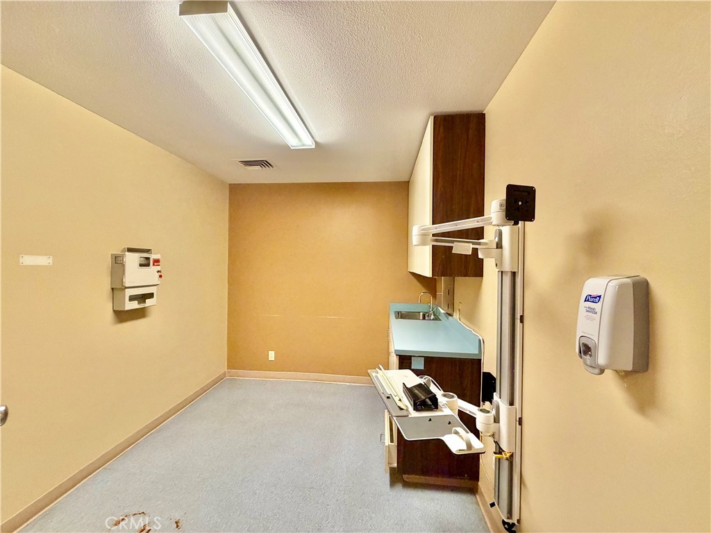 5180 Hill Road E Property Photo 19