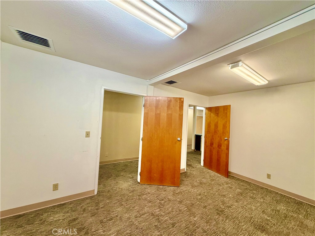 5180 Hill Road E Property Photo 20