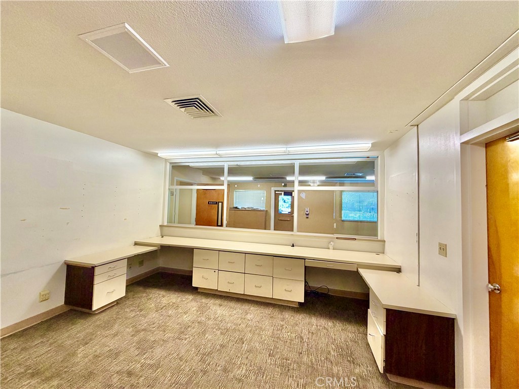 5180 Hill Road E Property Photo 22