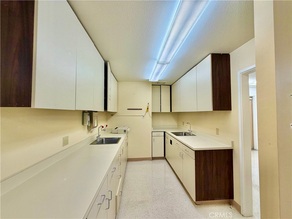5180 Hill Road E Property Photo 23