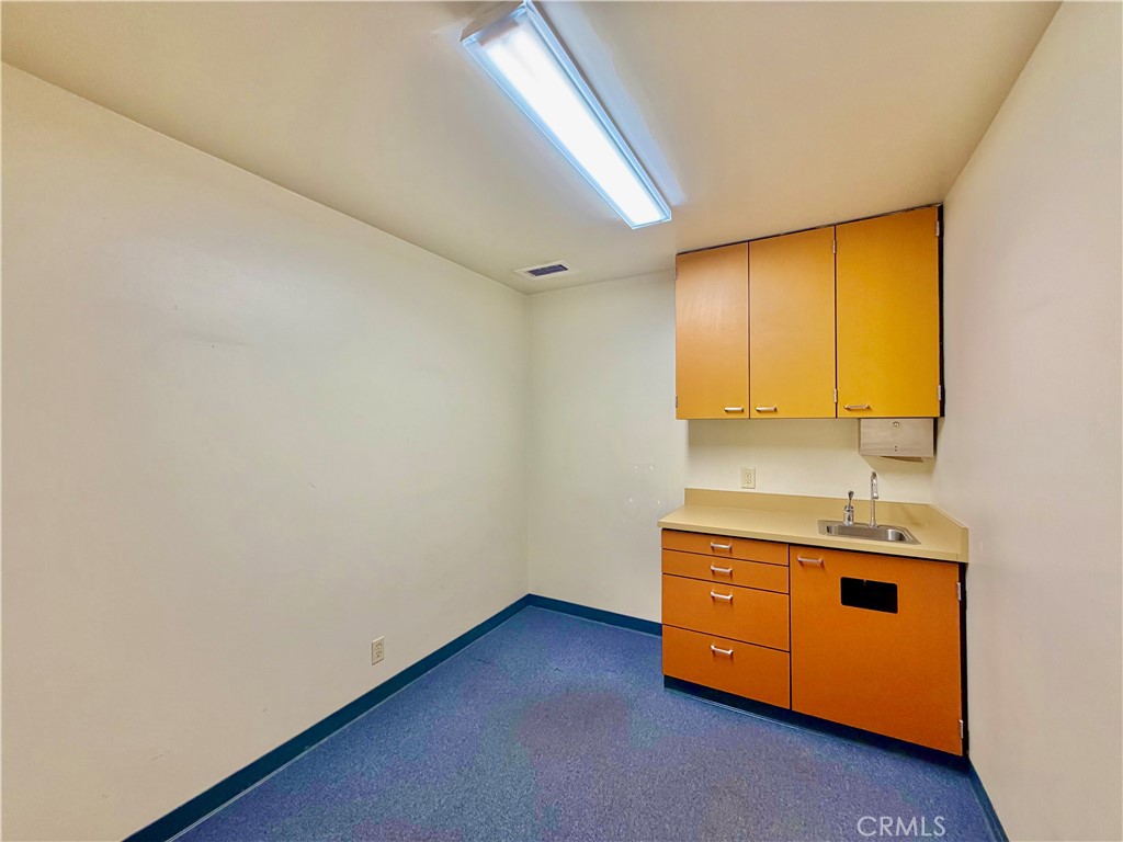 5180 Hill Road E Property Photo 34