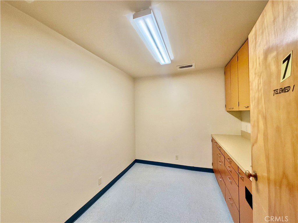 5180 Hill Road E Property Photo 36