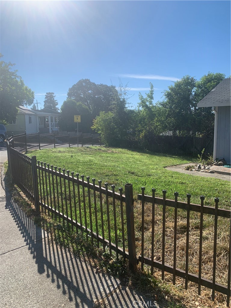 311 Hillcrest Property Photo 4