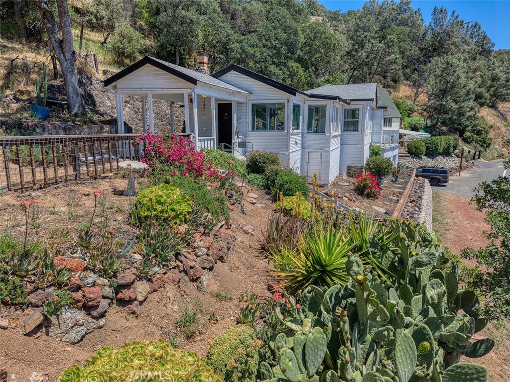 12140 E Highway 20 Property Photo 1