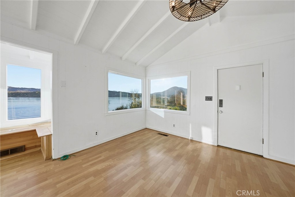 12140 E Highway 20 Property Photo 7
