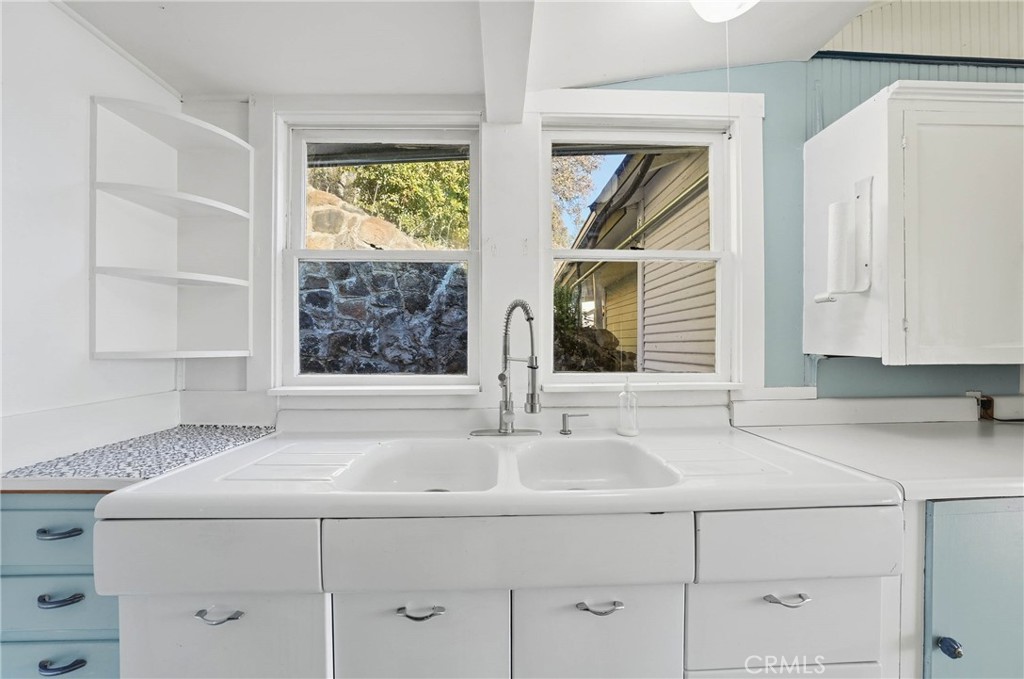 12140 E Highway 20 Property Photo 17
