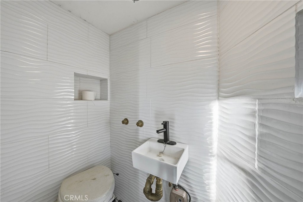 12140 E Highway 20 Property Photo 38