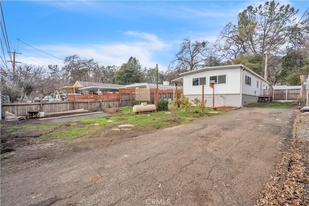 9950 E Highway 20 Property Photo 2