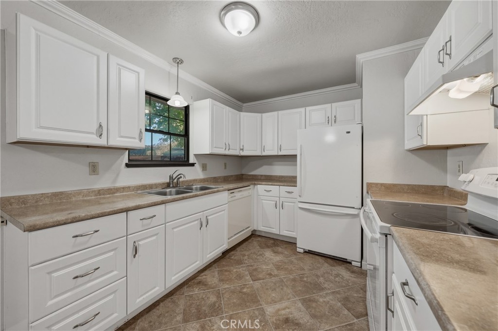 6870 Stonybrook Property Photo 13