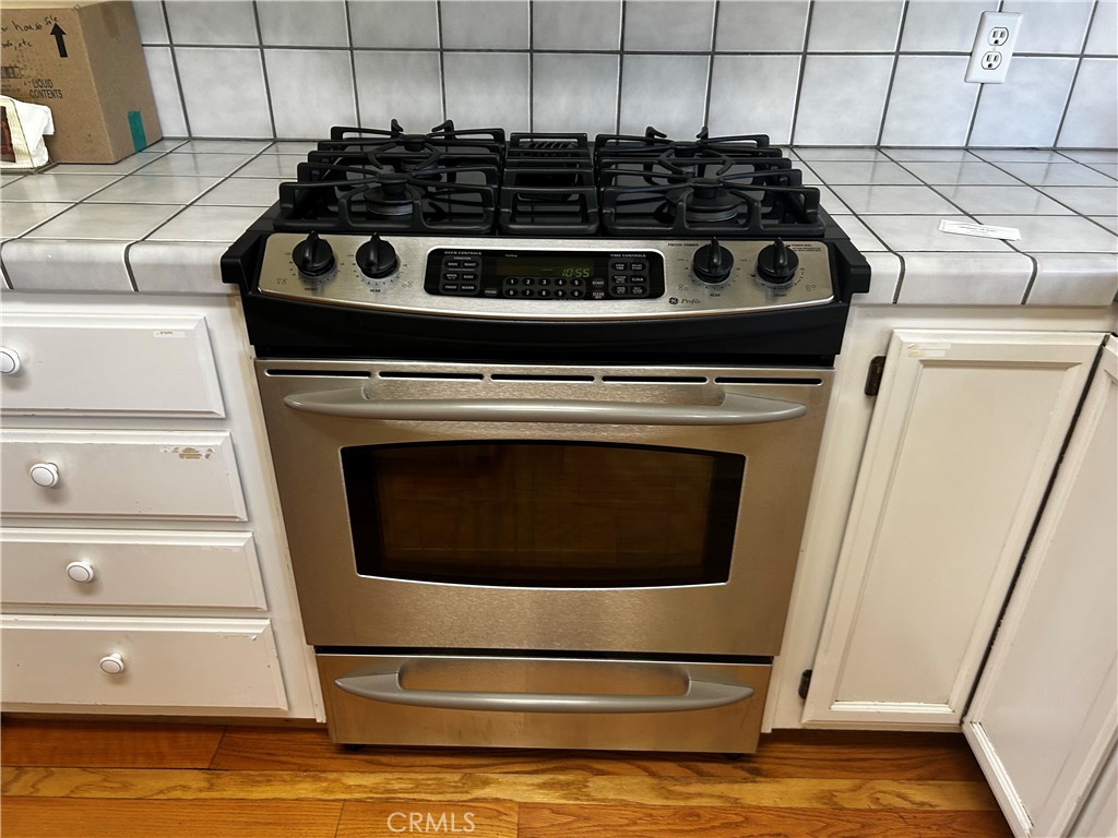 325 N Tunis Property Photo 17