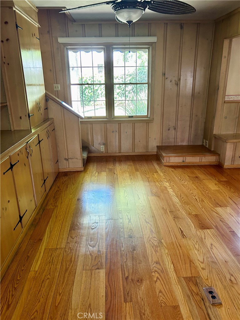 325 N Tunis Property Photo 20