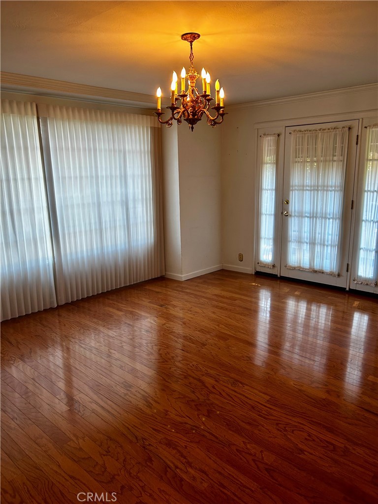325 N Tunis Property Photo 23