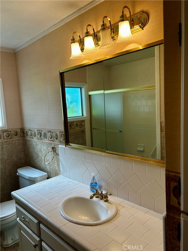 325 N Tunis Property Photo 27