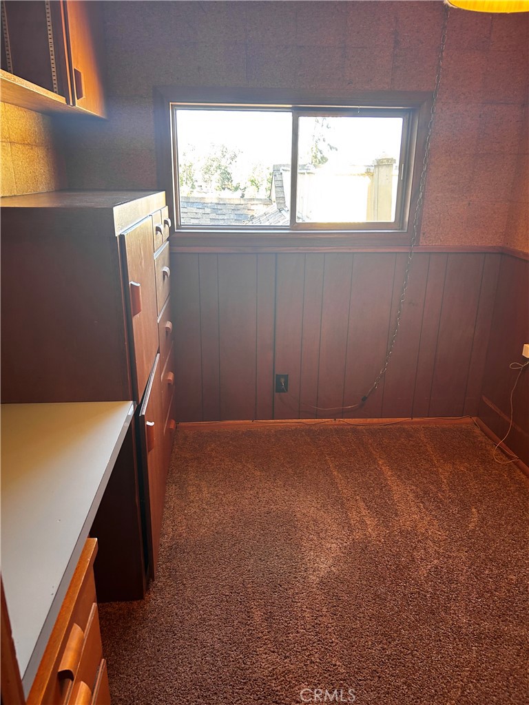 325 N Tunis Property Photo 32