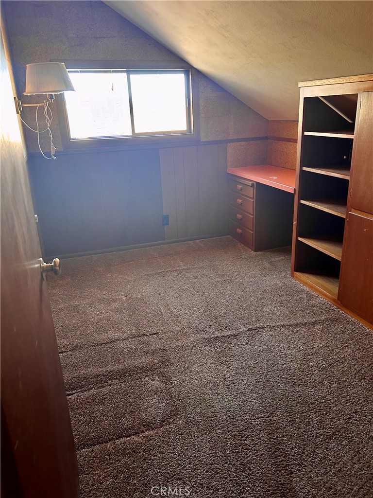 325 N Tunis Property Photo 33