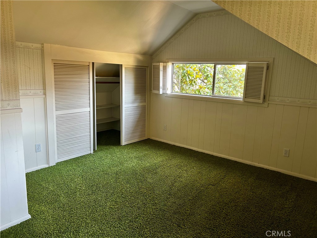 325 N Tunis Property Photo 38