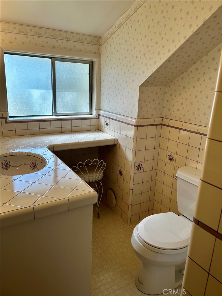 325 N Tunis Property Photo 40