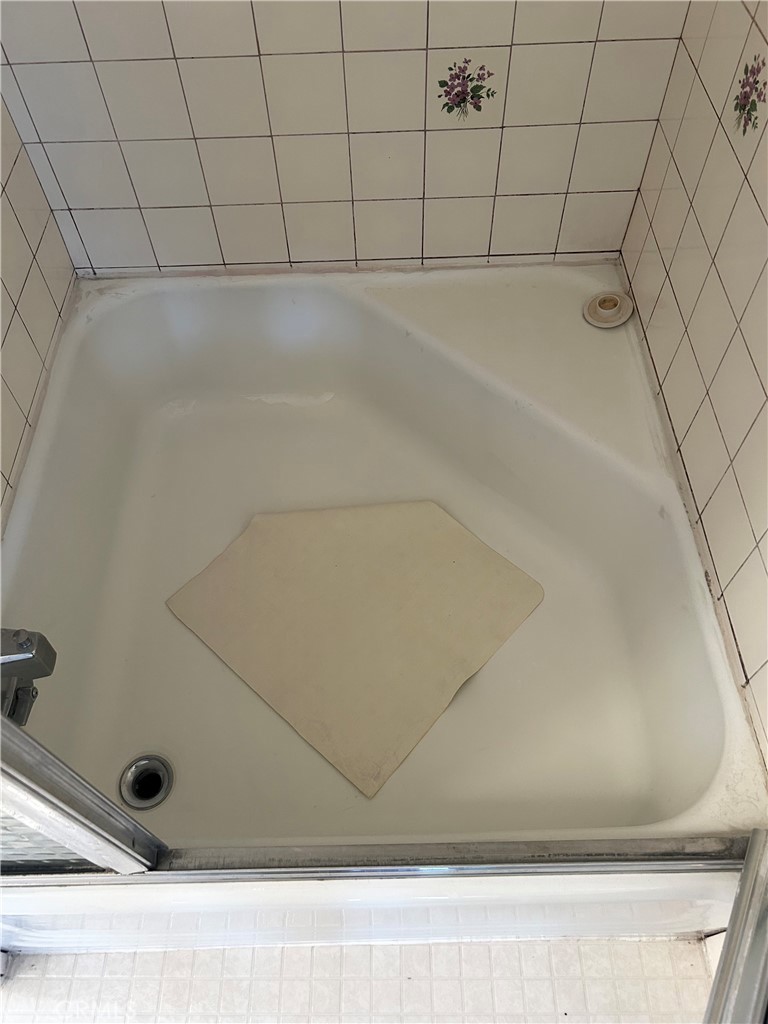325 N Tunis Property Photo 41