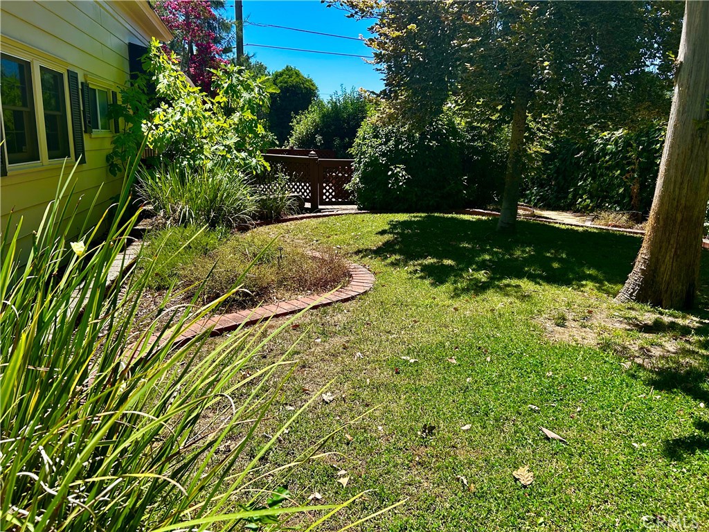 325 N Tunis Property Photo 47