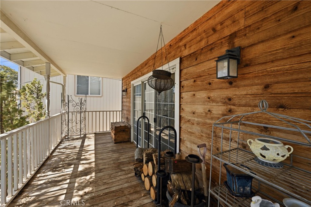 18904 Deer Hill Property Photo 2