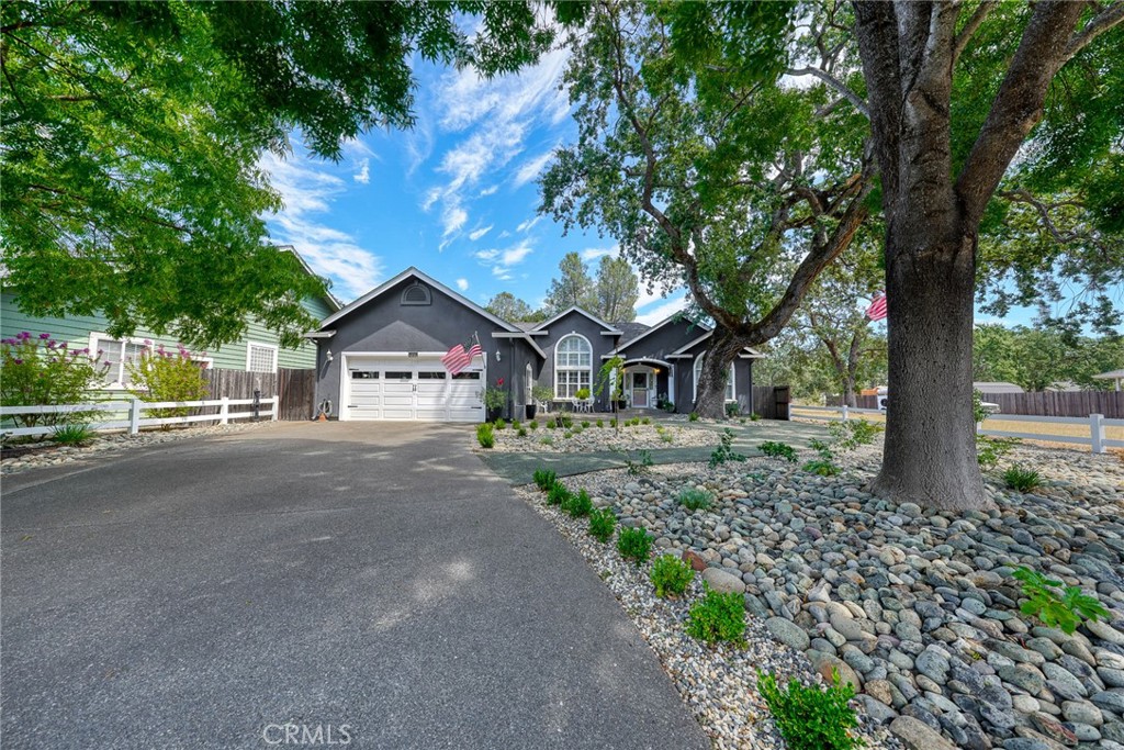 21410 Valley Oak Property Photo 1