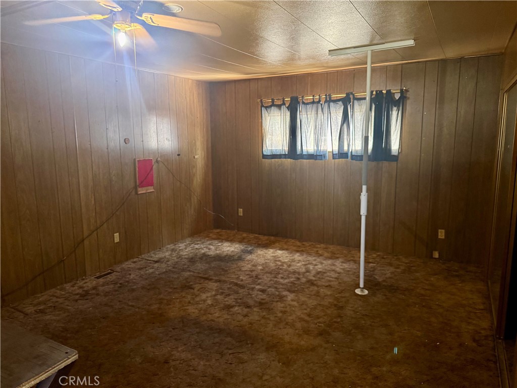 4023 Hemlock Property Photo 8