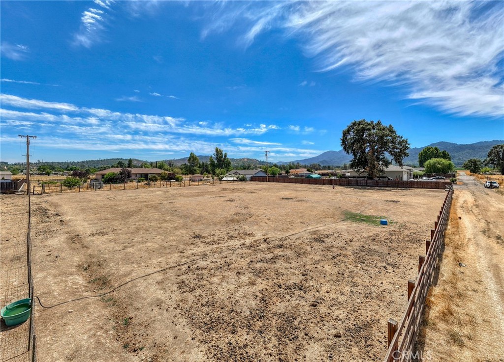 20802 Santa Clara Property Photo 4