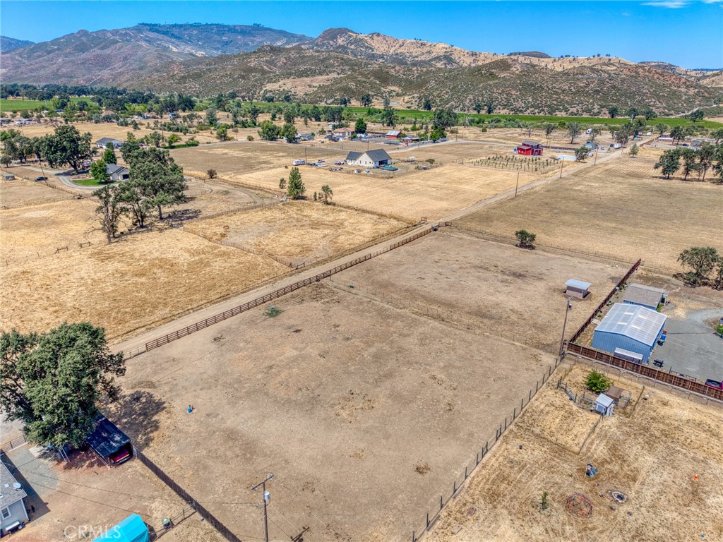 20802 Santa Clara Property Photo 8