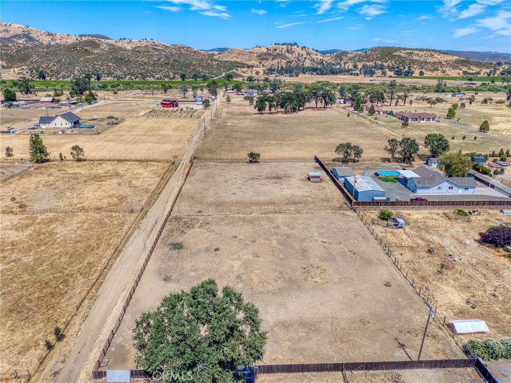 20802 Santa Clara Property Photo 9