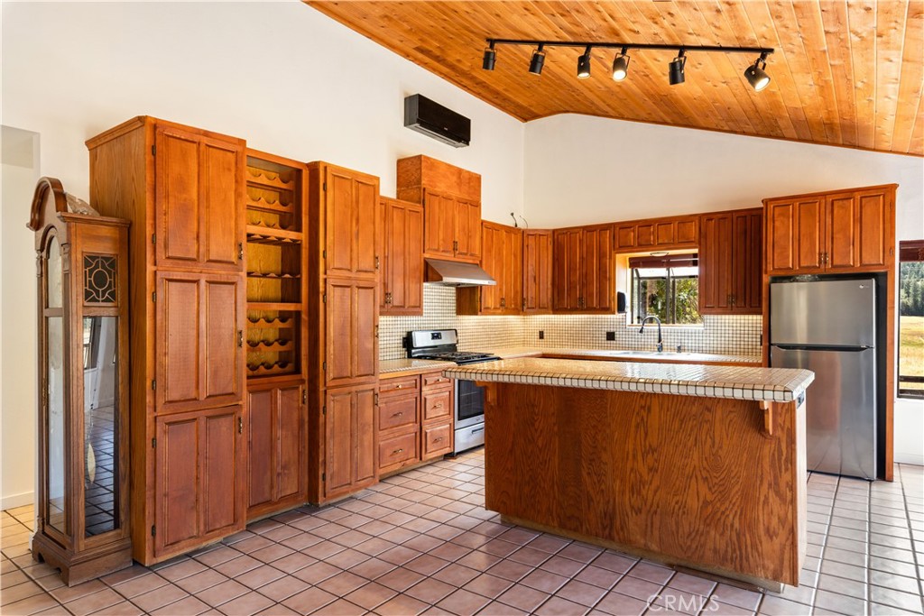 9679 Salmina Road Property Photo 10