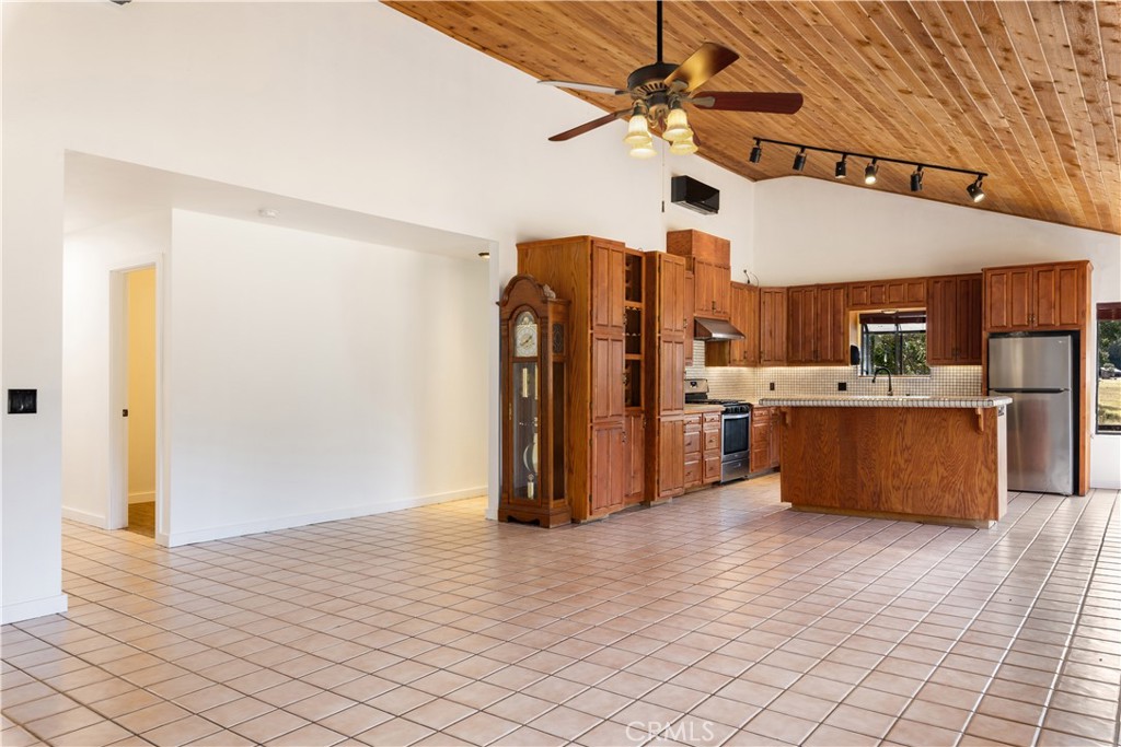 9679 Salmina Road Property Photo 13