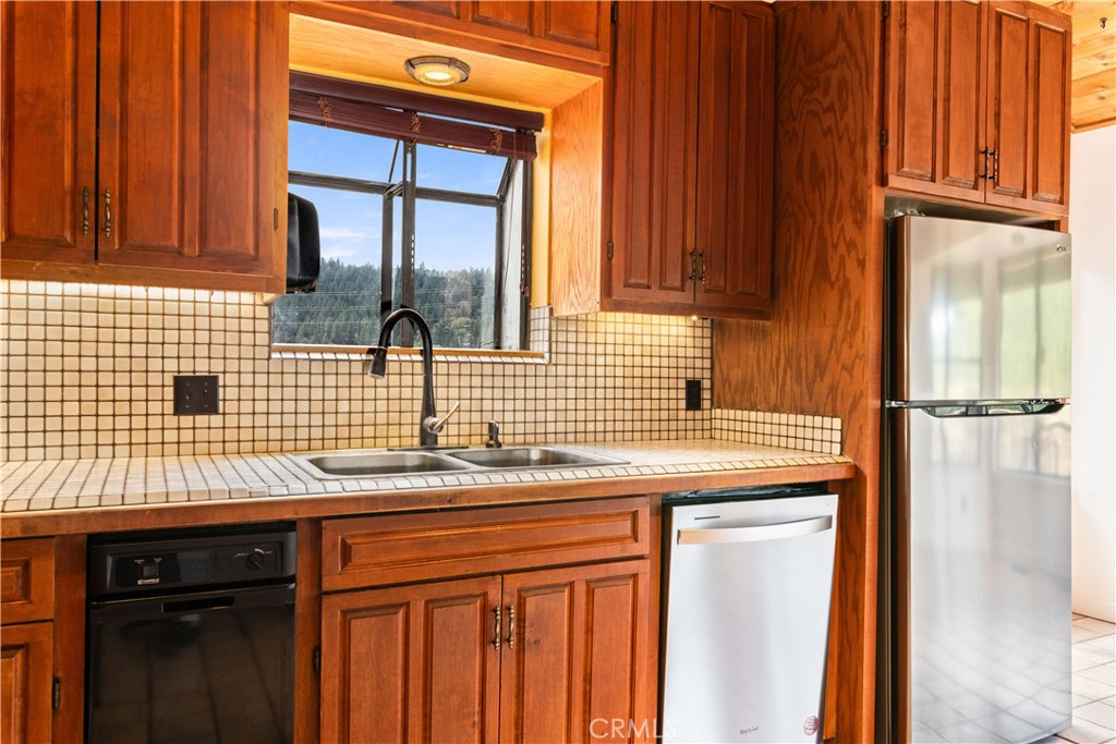 9679 Salmina Road Property Photo 16