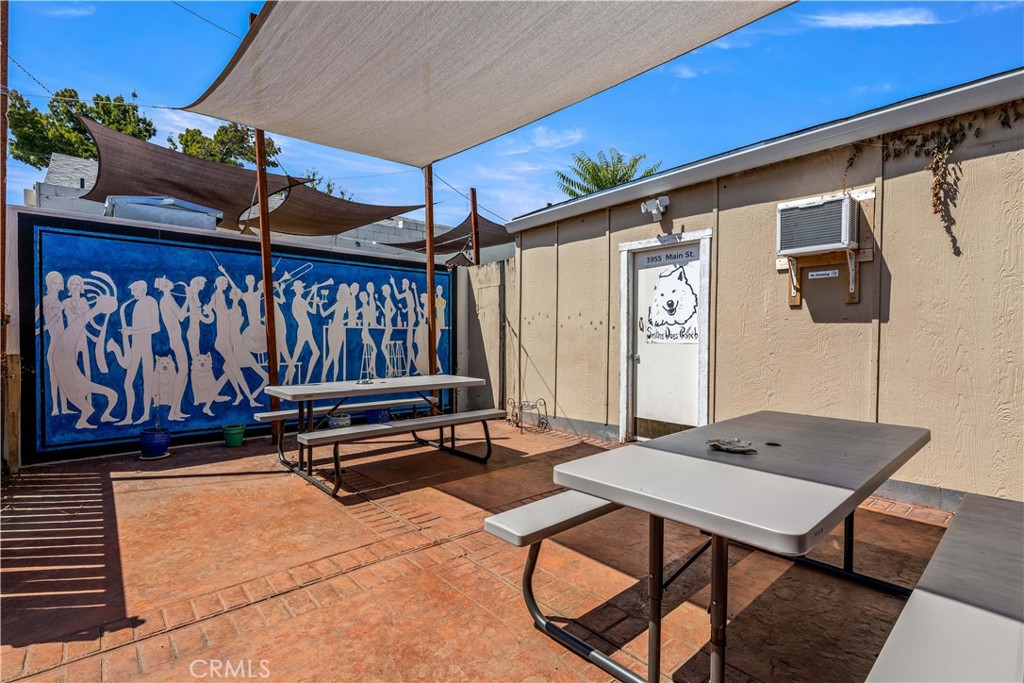 3955 Main Property Photo 11