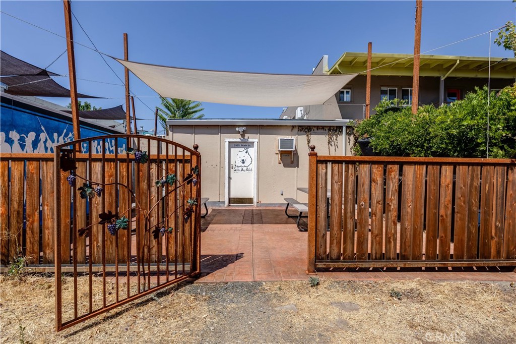 3955 Main Property Photo 13