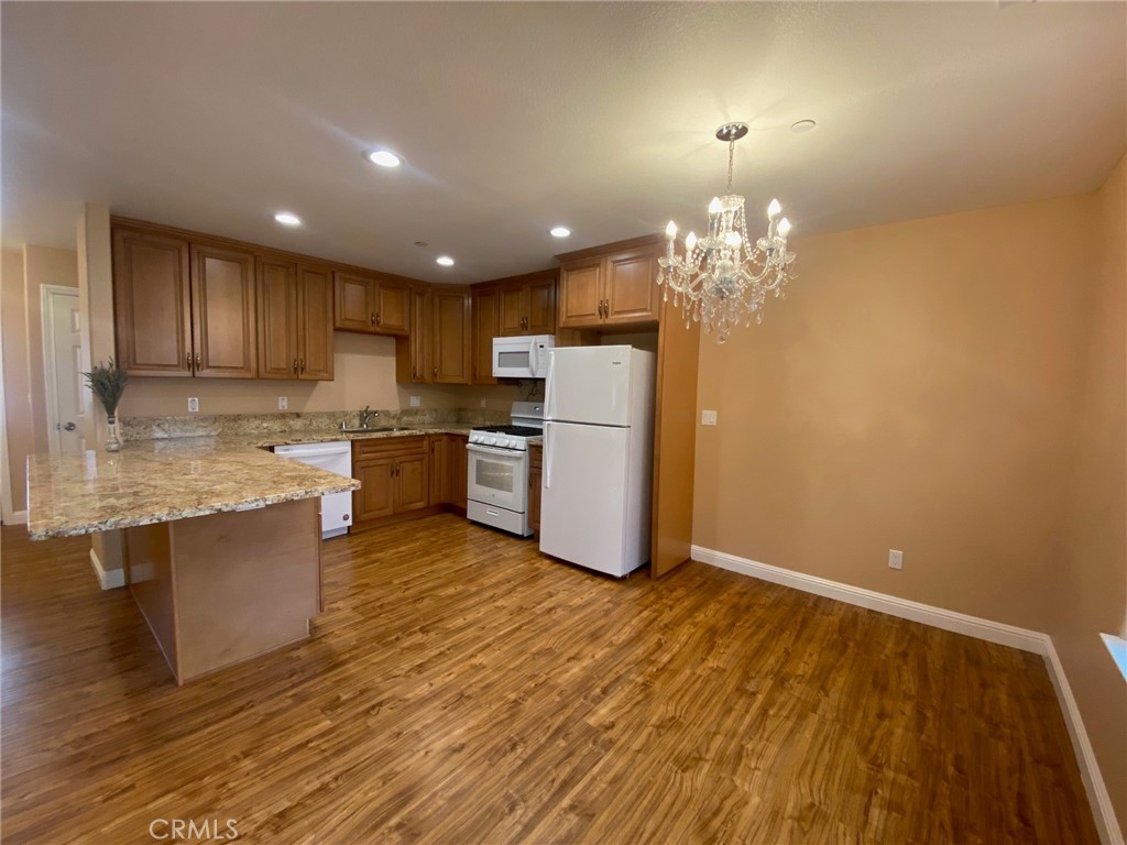 15930 Young Street Property Photo 6