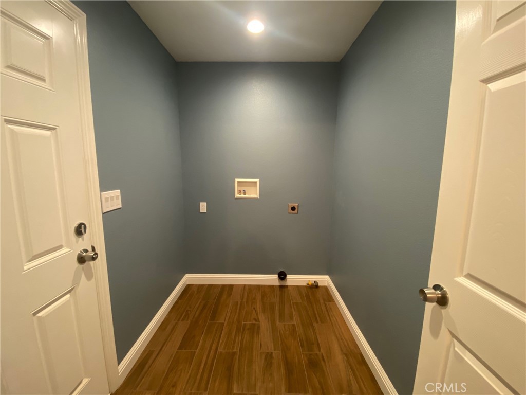 15930 Young Street Property Photo 9