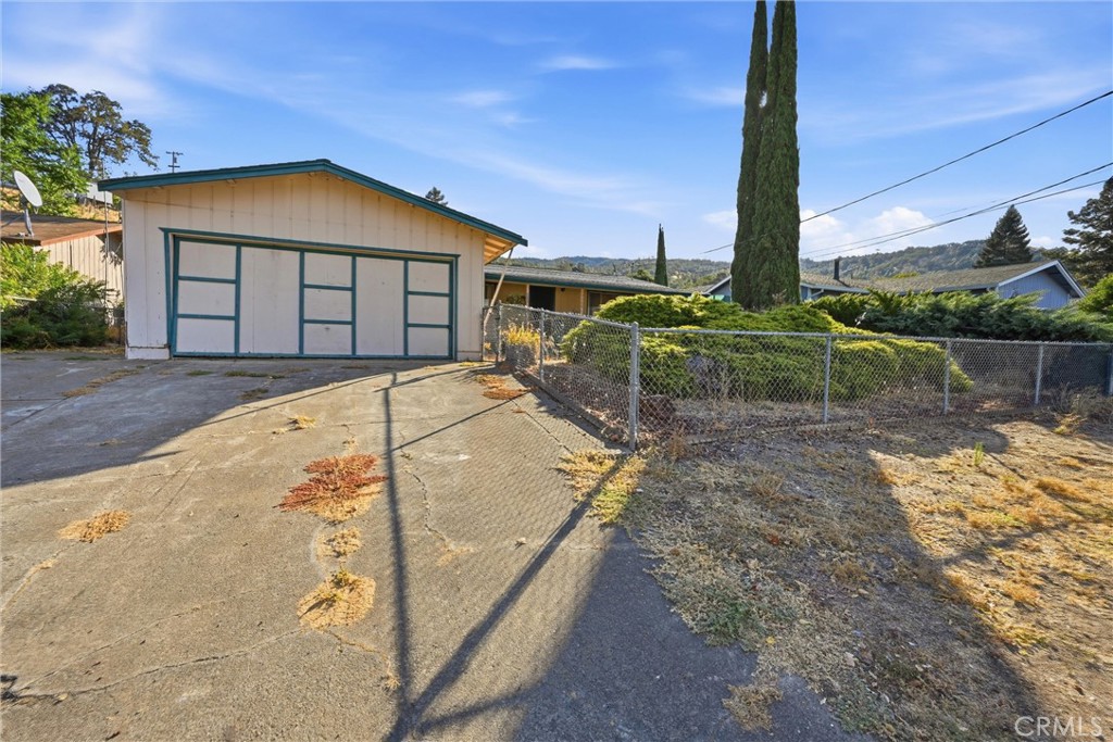 3944 Country Club Property Photo 2