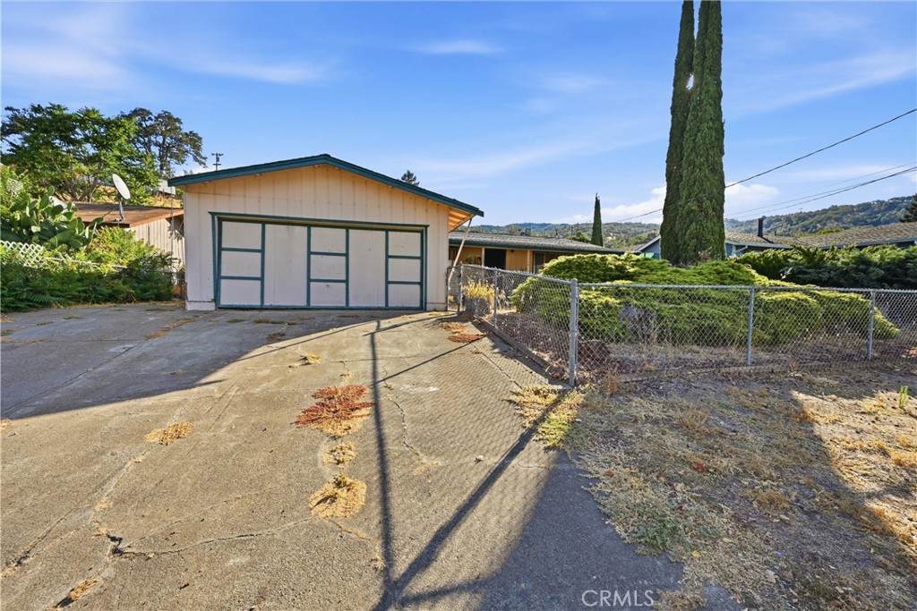 3944 Country Club Property Photo 26