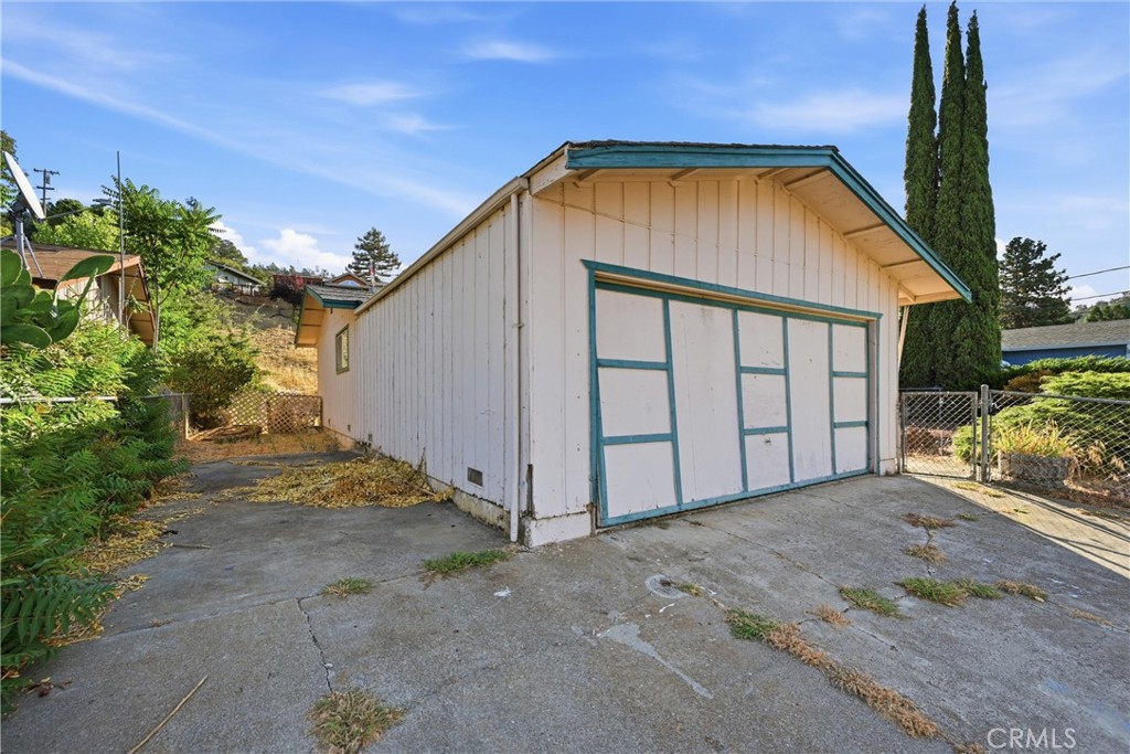 3944 Country Club Property Photo 27