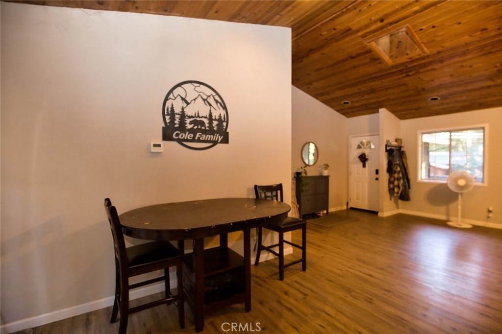 9415 Gordon Springs Drive Property Photo 8