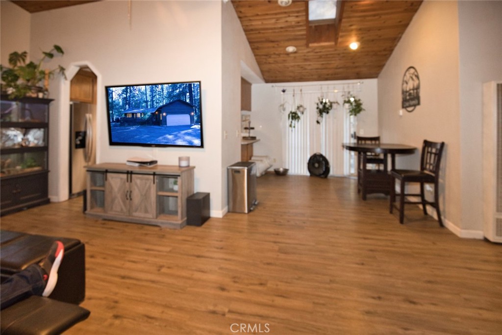 9415 Gordon Springs Drive Property Photo 10