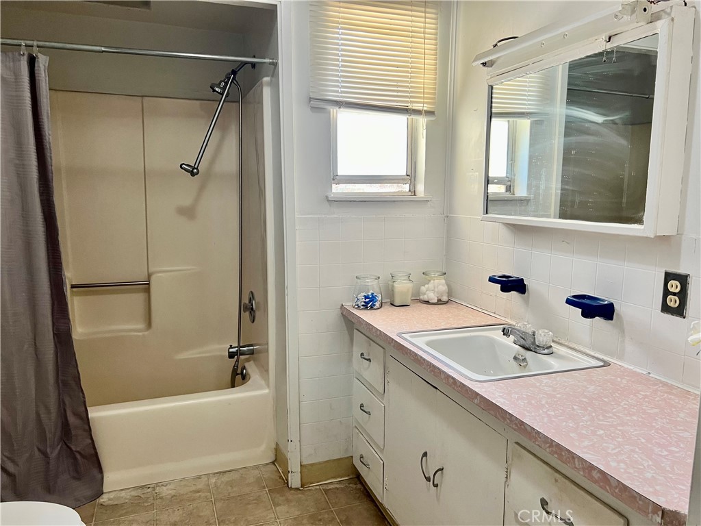 3602 Vista Property Photo 16