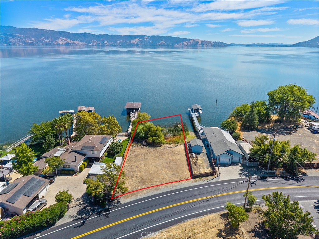 2832 Lakeshore Boulevard Property Photo 5