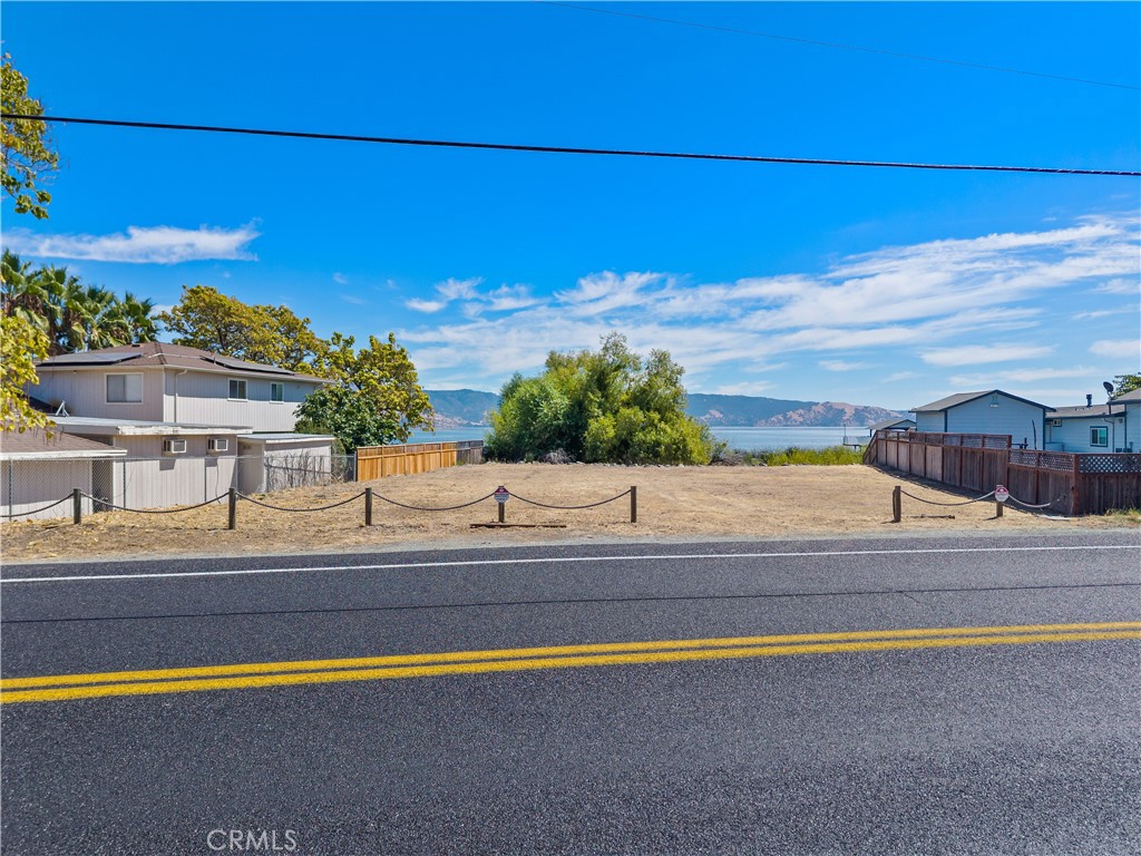 2832 Lakeshore Boulevard Property Photo 8