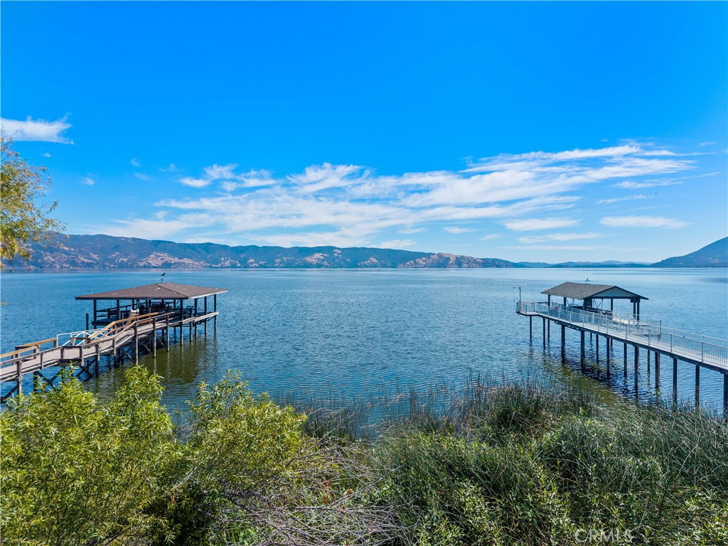 2832 Lakeshore Boulevard Property Photo 12
