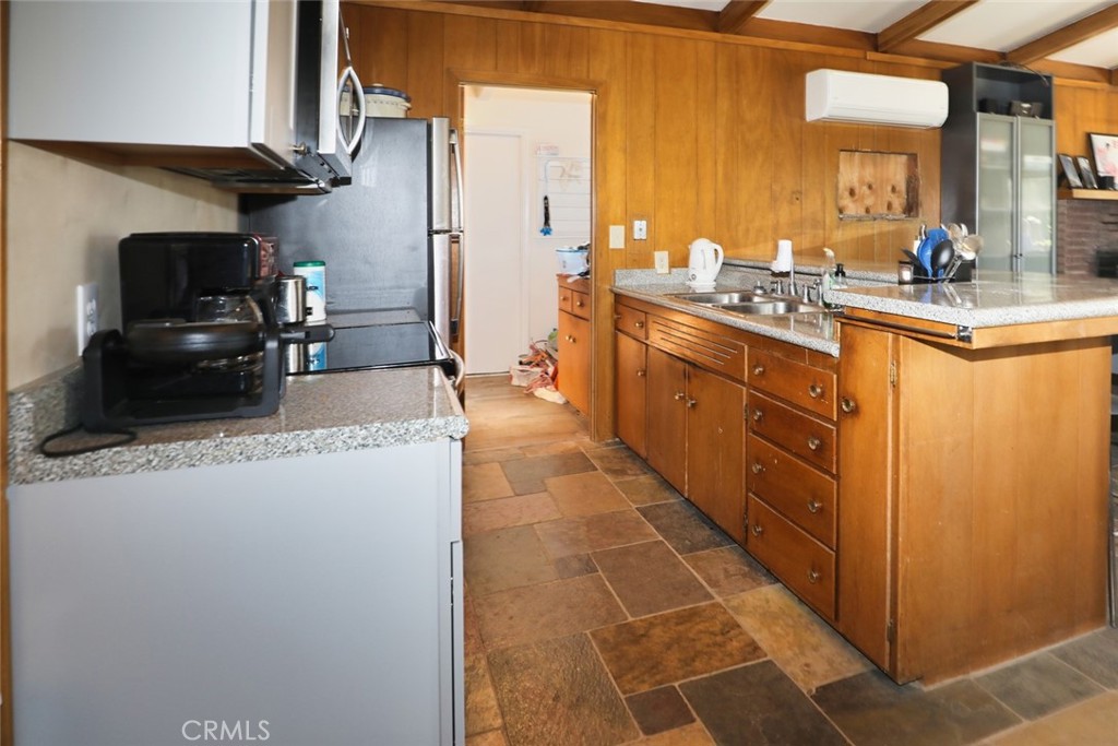 12953 Lakeshore Property Photo 13